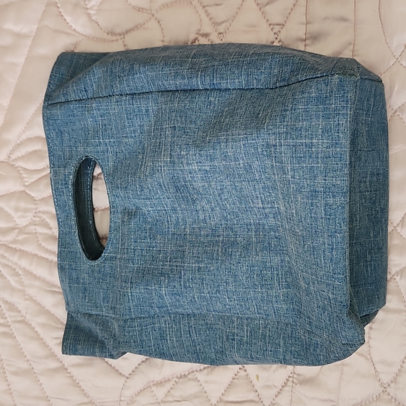 Old navy lunch box - Picture 1 of 2